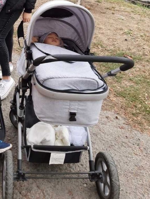 Срочно коляска сотилади