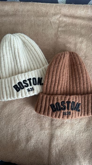 Продам две шапочки