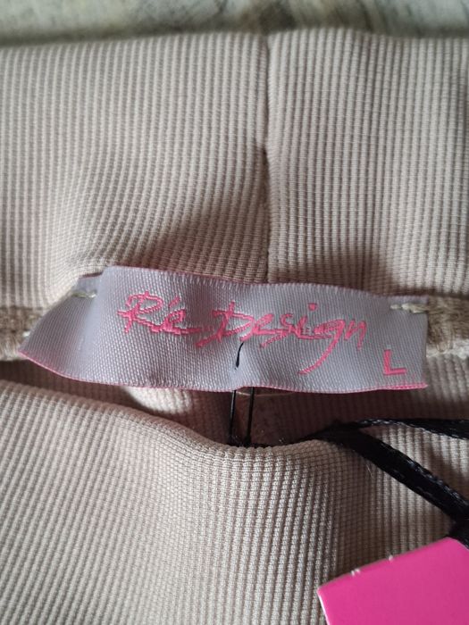 Дамски клин с етикет