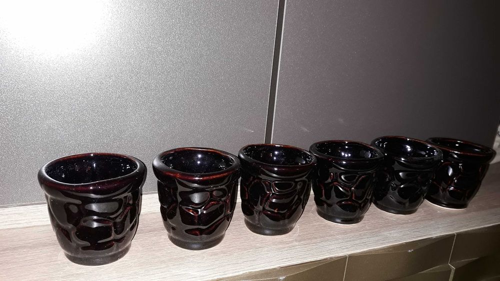 битови чаши