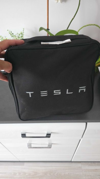 Statii incarcatoare masini electrice Tesla Bmw Audi Nissan Hyundai Volvo