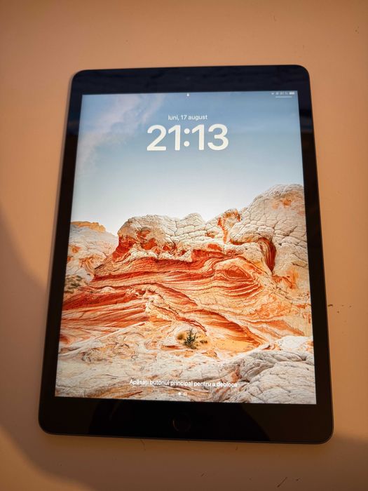 iPad 9th Gen in stare perfecta, 64 GB, Wi-Fi, 98% baterie, husa flip