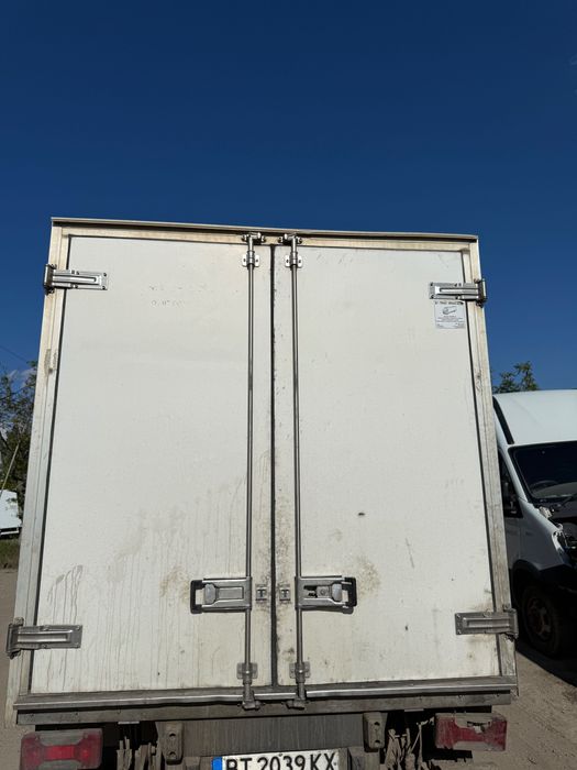 Продава се термоизолиран фургон от ивеко
