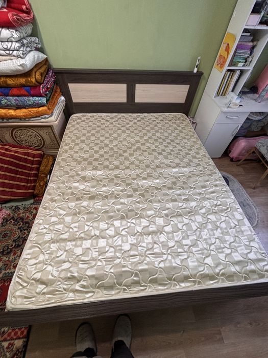 Кровать двухспальная