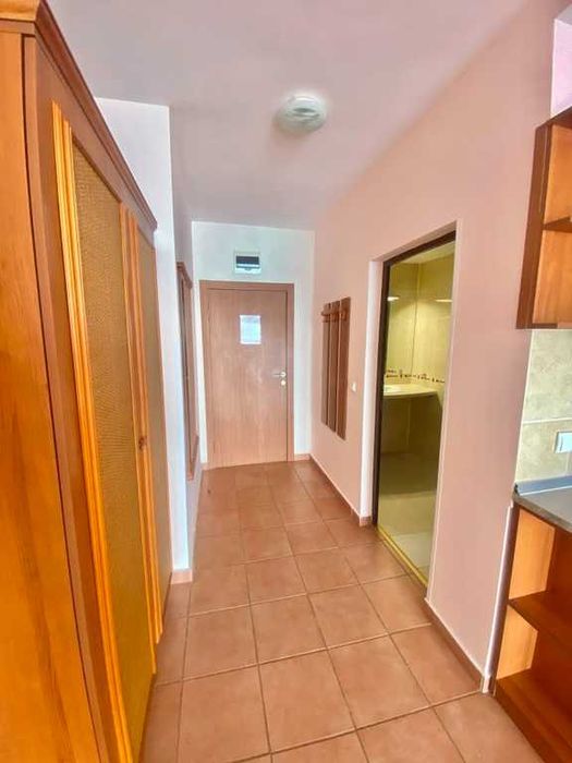 Просторен двустаен апартамент с морска панорама, Първа линия