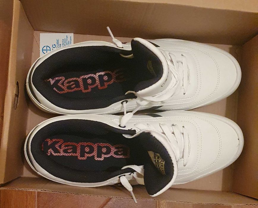 Adidași KAPPA 130 lei, WALKMAXX 200 lei