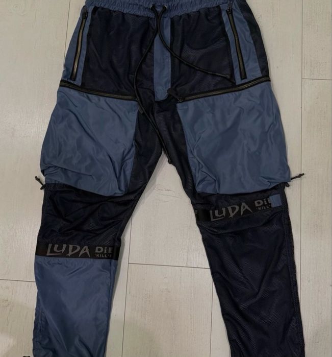 Луда панталон карго Виж Описанието!