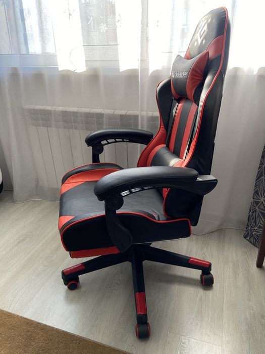 Продам игровое кресло Defender Rock