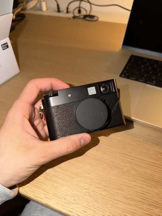 Camera Fujifilm X-HF1 Half Black