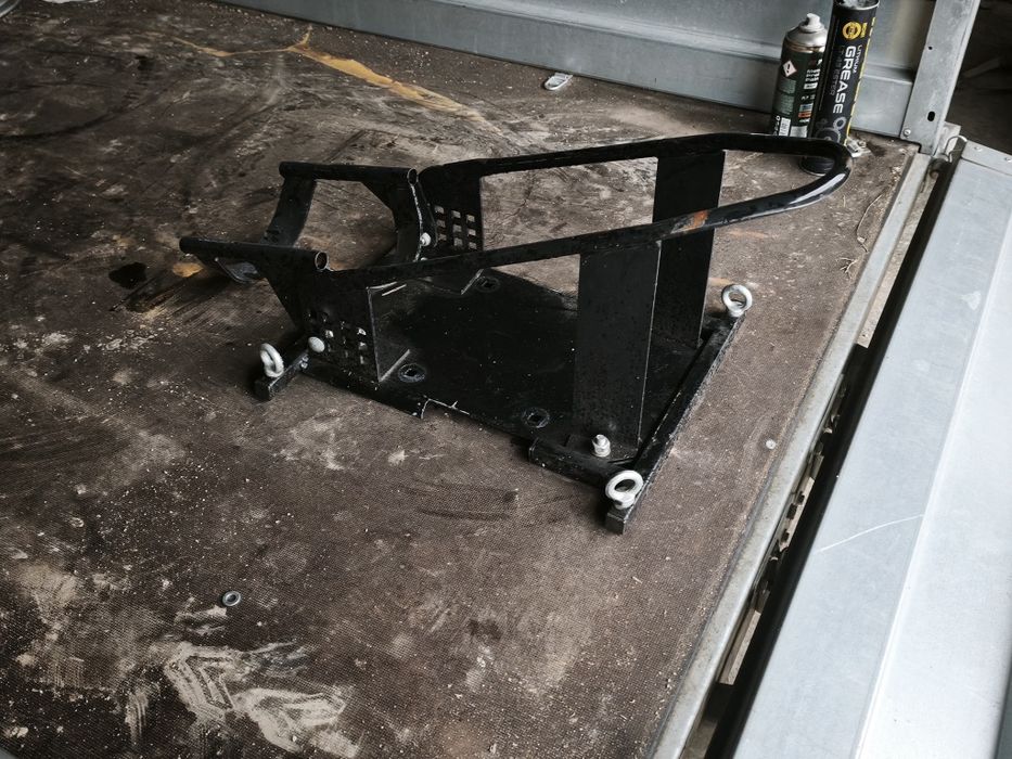 Стойка  за  мотор