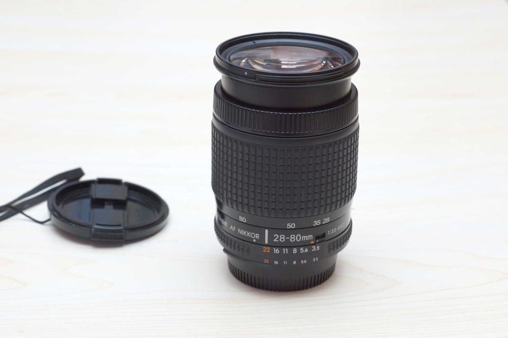 Продавам обектив AF Nikkor 28-80/3,5-5,6D фулфрейм