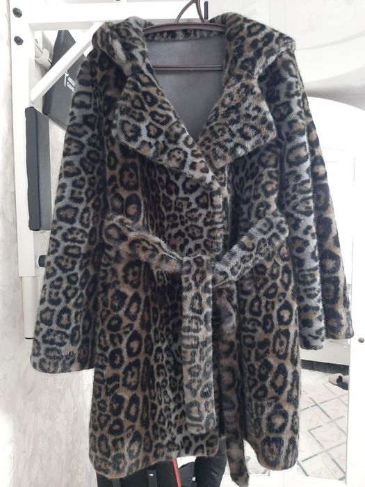 шубка с капюшоном