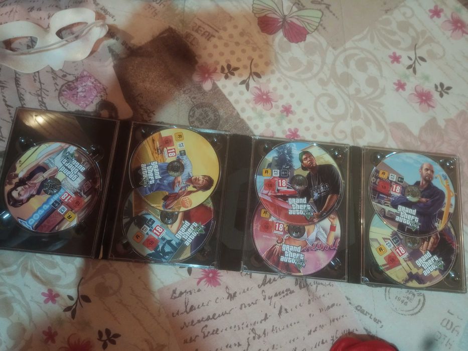 Grand Theft Auto V (GTA 5) за PC Колекционерски издание от 7 диска.