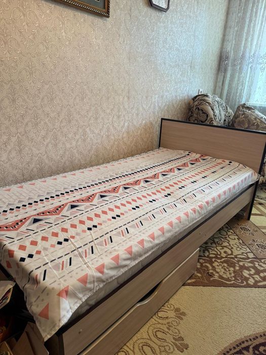 Продам кровать 1,5