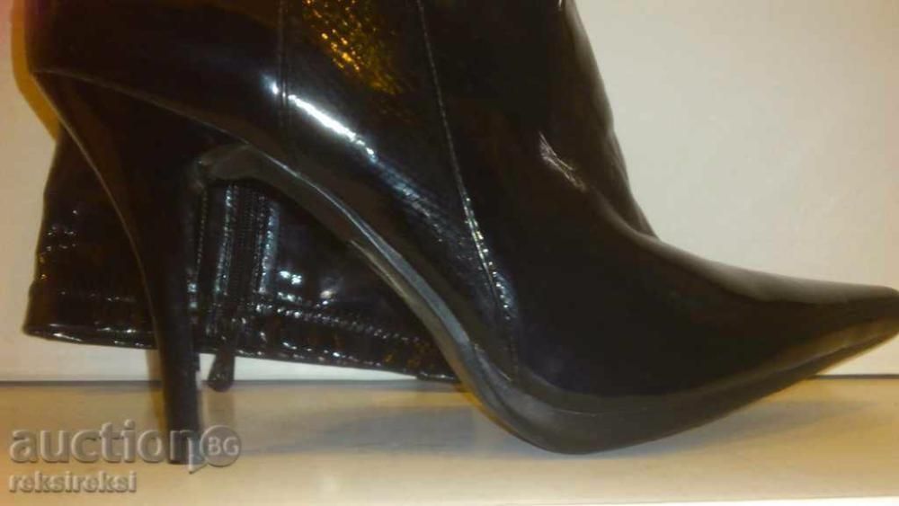 Разпродажба дамски ботуш №41