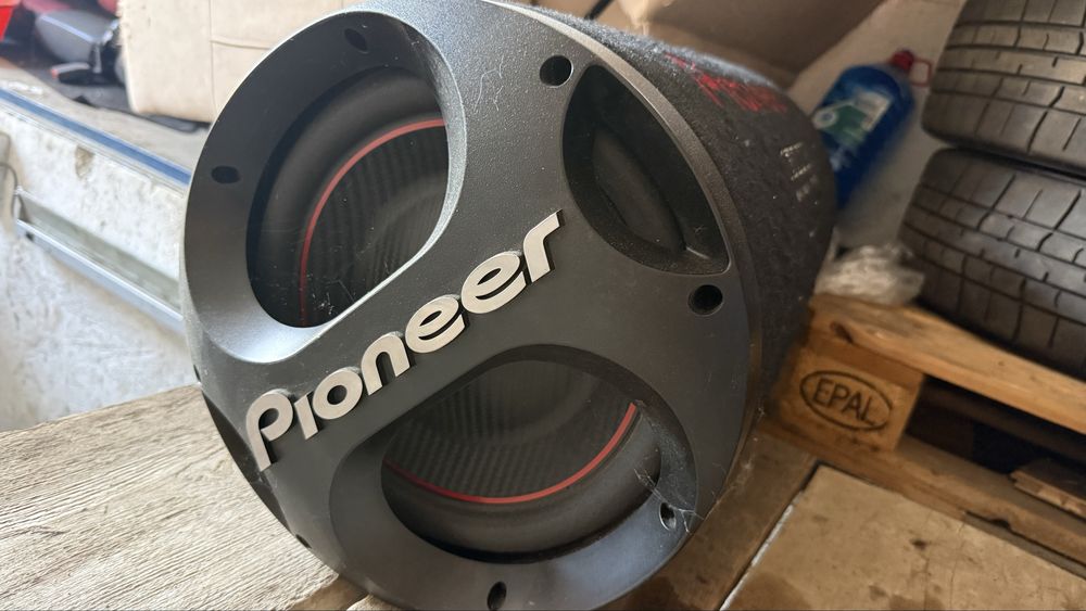 Subwoofer pioneer
