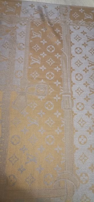 Louis Vuitton дамски шал
