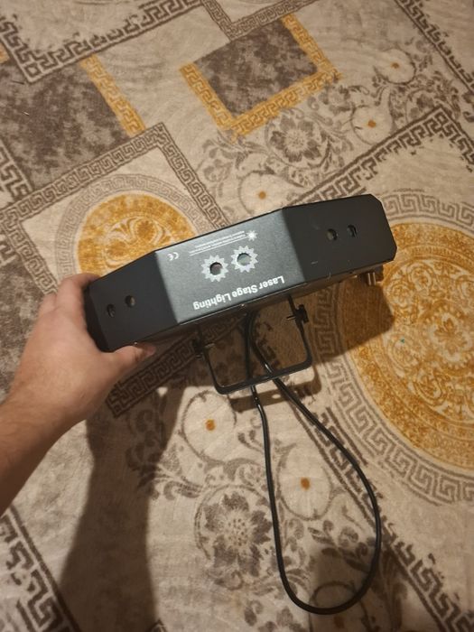 Proiector laser lumini afara