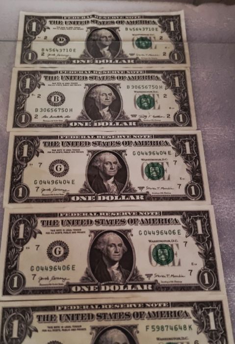 25000 минг сом1$ необычный 5 долларлик пашша мухри билан