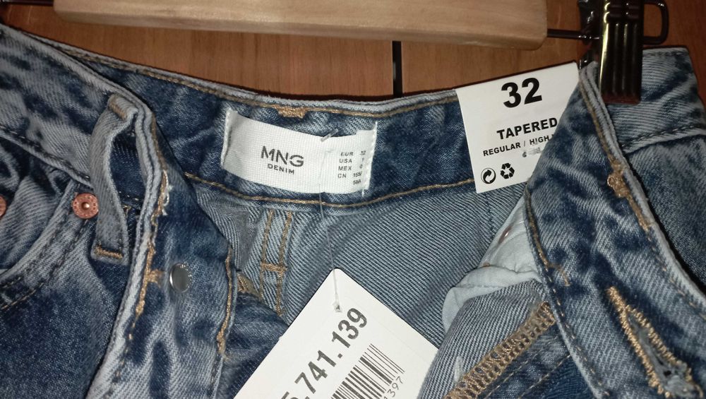 High waist Tapered Jeans Mango 32