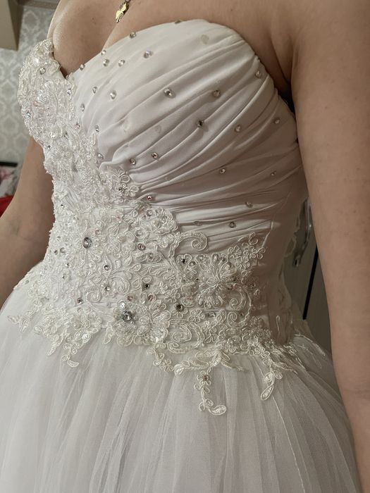 Vand rochie de mireasa