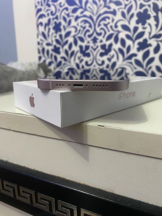 Продавам iphone 13pin