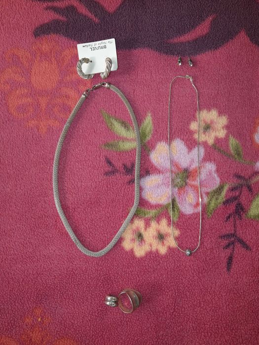 Продавам СРЕБЪРНИ БИЖУТА, 2 к-та(проба 925)+ГОЛЯМА отстъпка+2 подаръка