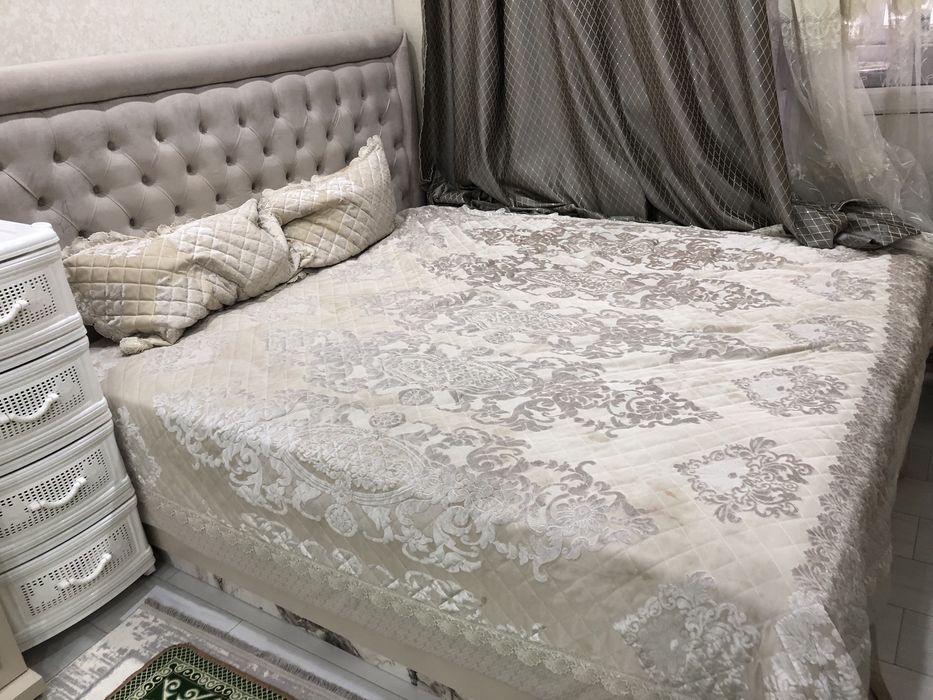Кровать с тумбой