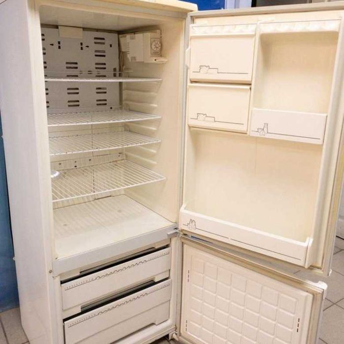 Продам  рабочий  холодильник