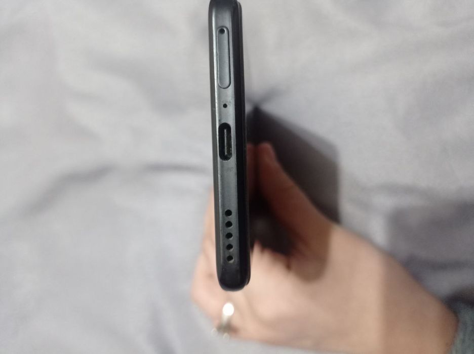 Xonor 50  telefoni sirochna sotiladi