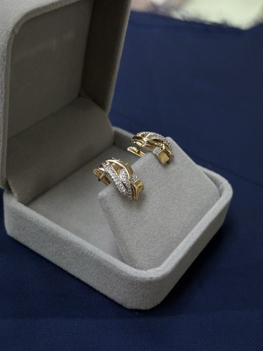 Золотые серьги с фианитами