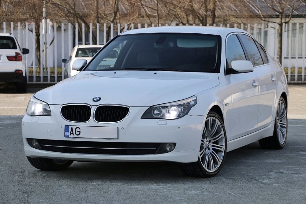 BMW Seria 5 E60 LCi/ 520d/ 2.0 diesel/ 2008 177cp/ Navi Mare/ Înmatriculat