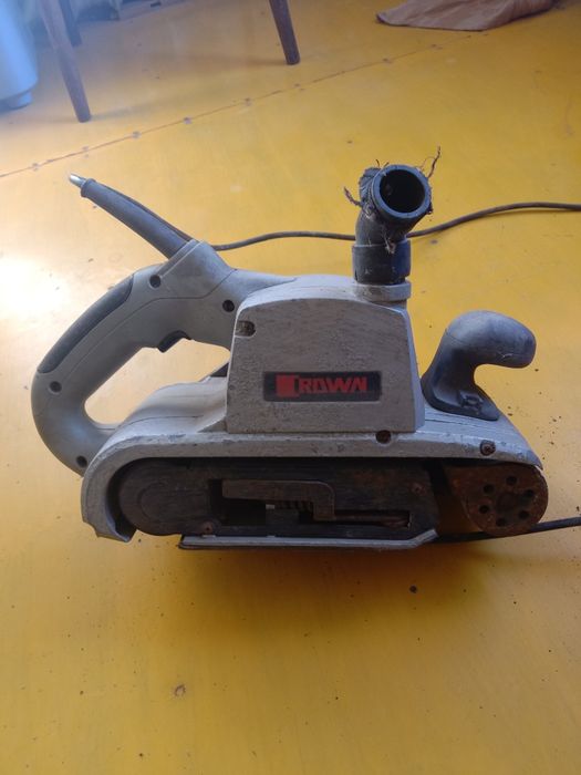 Продам шлиф машинку .