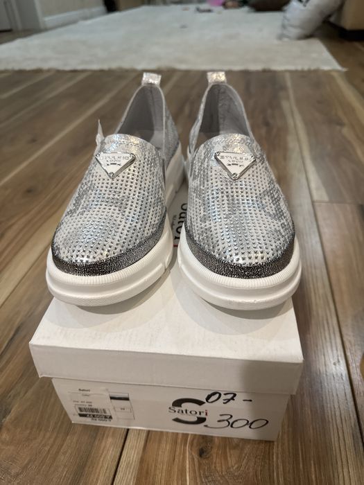 продам туфли новые  женские