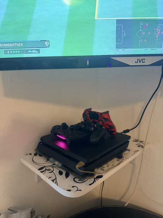 Play station 4 1 TB