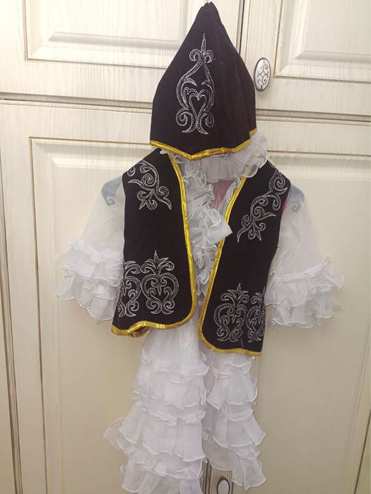 Продам новогодние костюмы