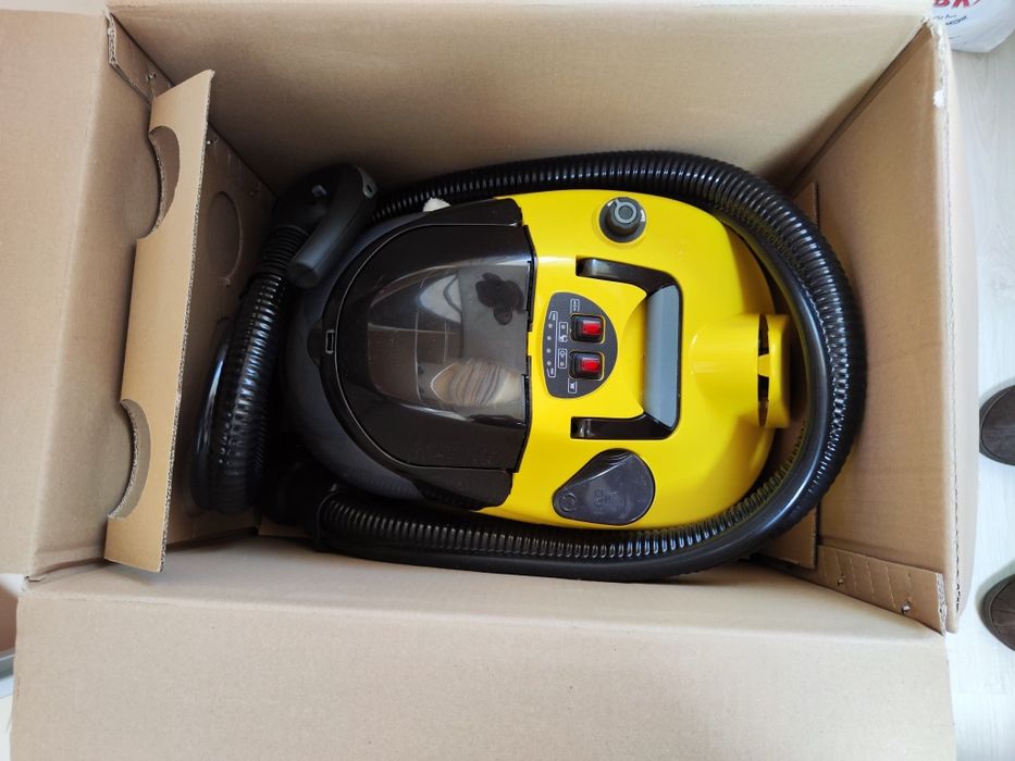 Karcher SV7 паропрахосмукачка