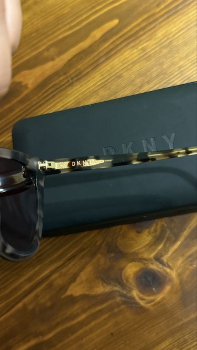 Слънчеви очила DKNY