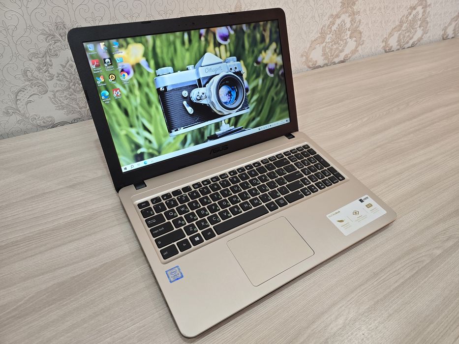 ASUS, Core i3, Ram 8Gb, SSD 256Gb, Full HD, в идеале
