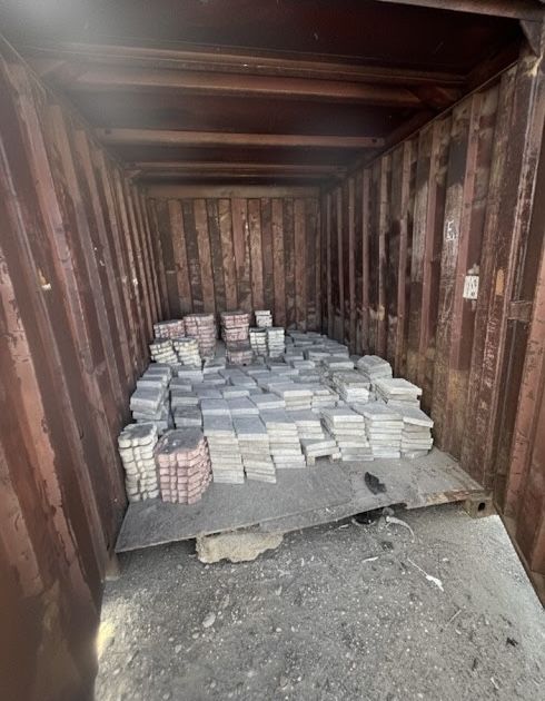 Продам контейнер и брусчатки