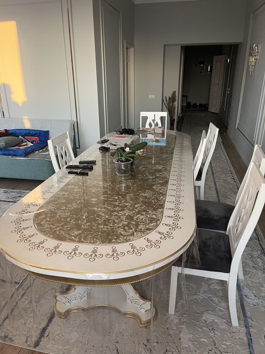 Стол и стулья. продам не дорого