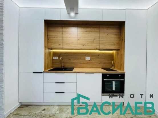 Продава се Едностаен апартамент в София, Център - 43 кв.м за 1661 €/кв.м - Снимка #3