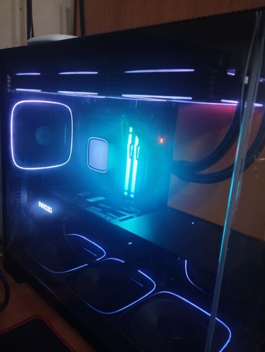 Гейминг компютър с 64GB RAM/ RTX 5080/ Ryzen 7 9800X3D