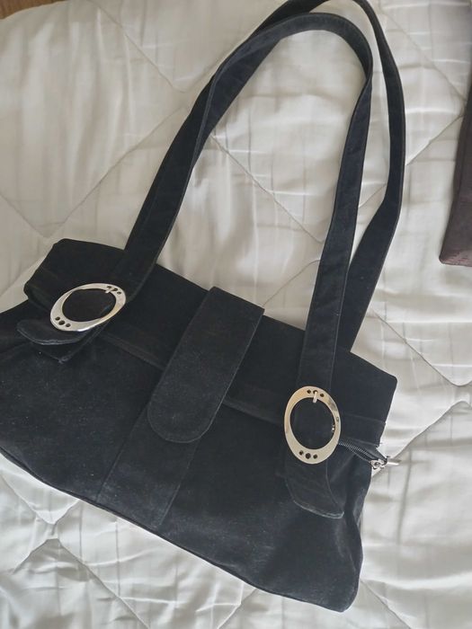 vand poseta neagra, din piele intoarsa