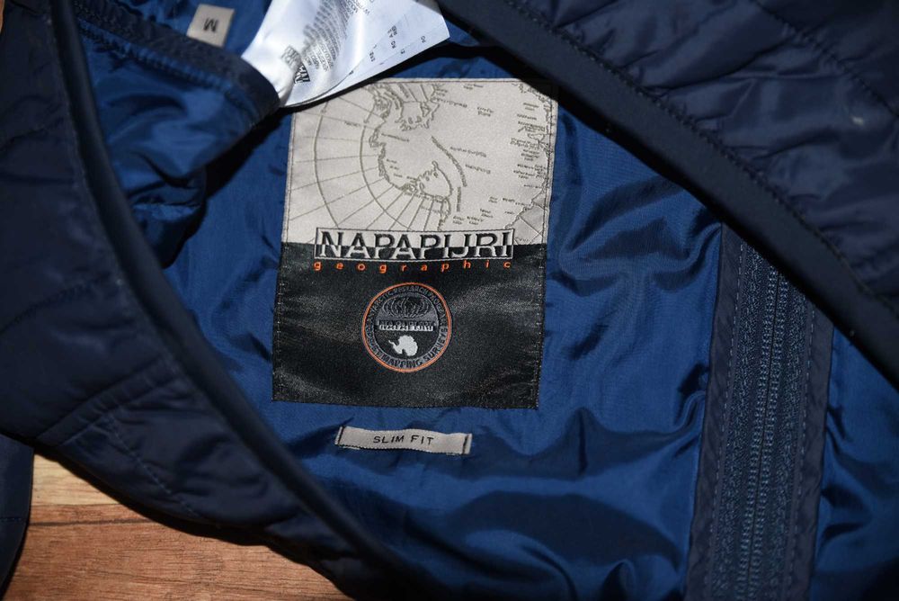 Napapijri оригинално мъжко яке М размер
