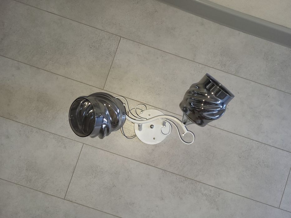 Продам 2 люстры потолочные