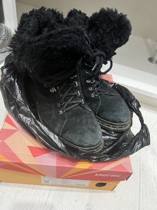 Продам зимние ботинки