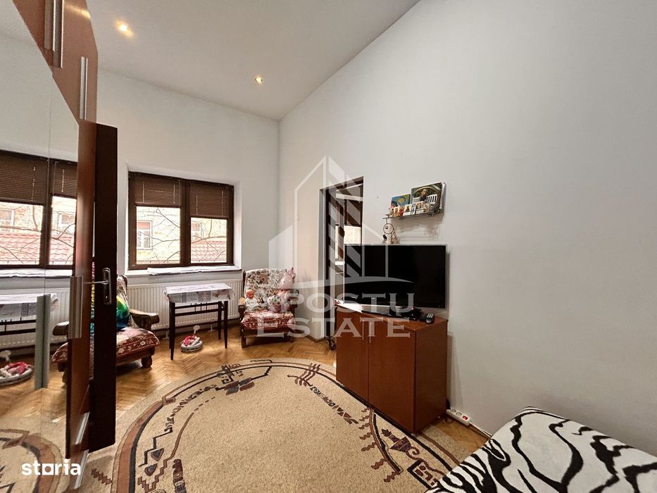 Apartament elegant, 2 camere, într-un palat istoric – Zona Iosefin