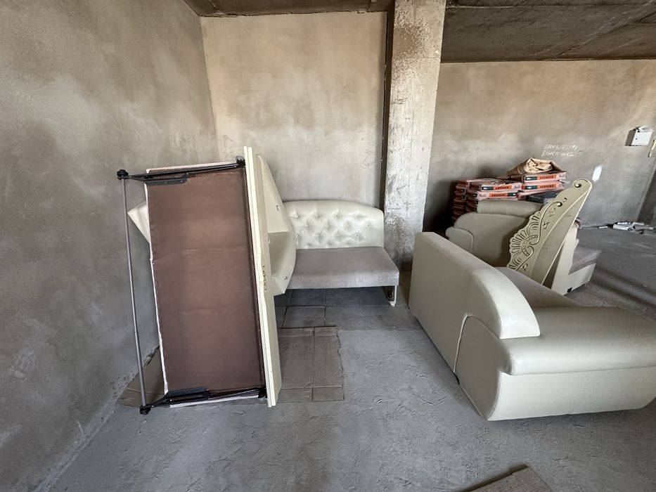 Продаю угловой диван самовывоз