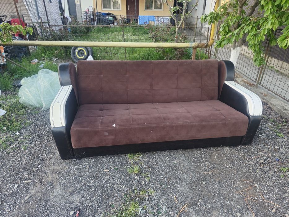 Canapea impecabila, arată ca noua